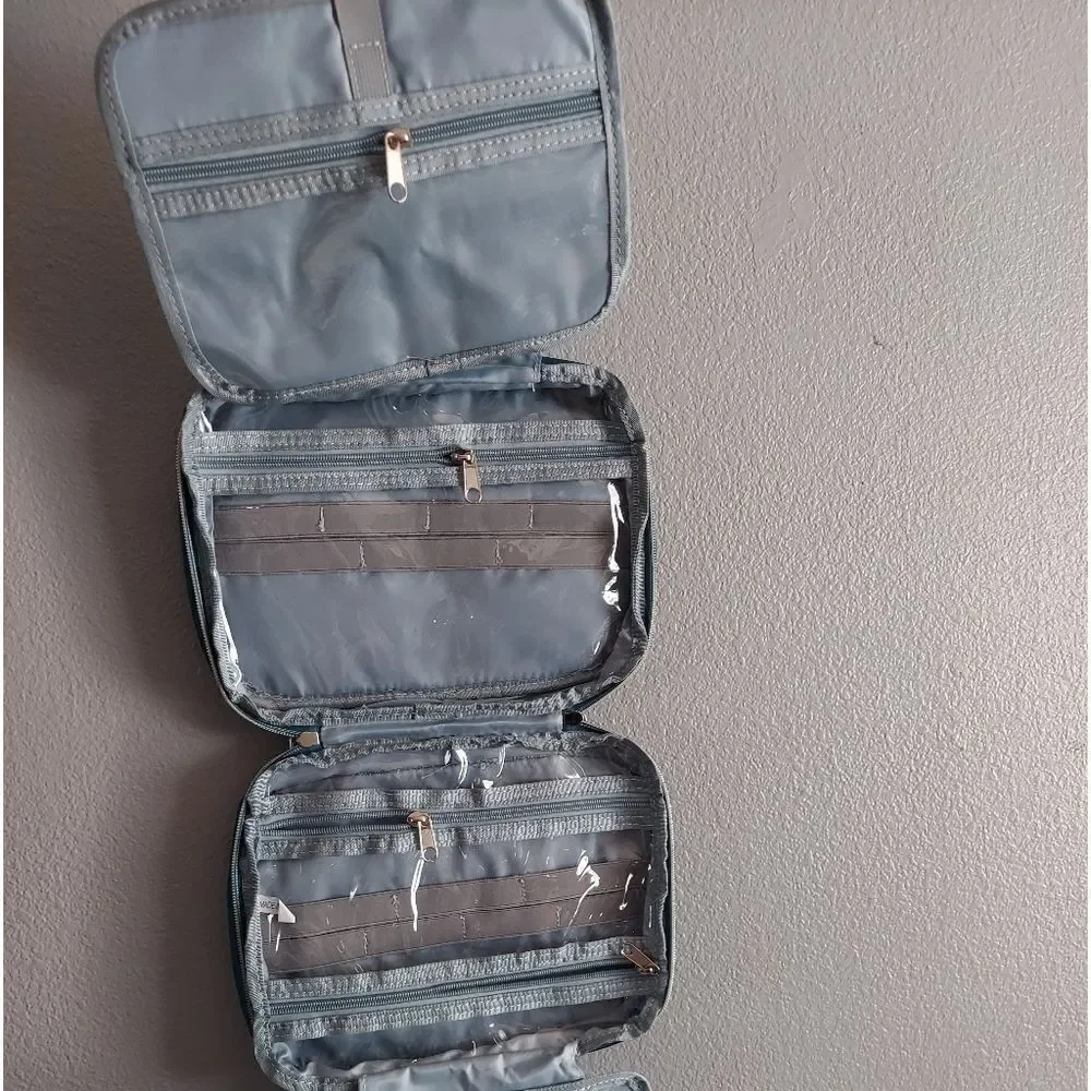 BOYATU Travel Toiletry Bag Hanging Makeup Bag: Large Capacity